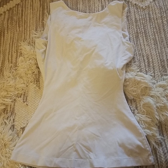 Sarah Blakley Assets White Tank Top - Picture 4 of 5